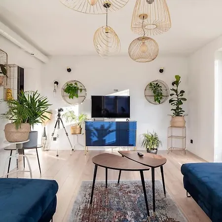 Piekny Apartament 80m2 Taras Grill Ogrod Parking * Grojec (Masovia)